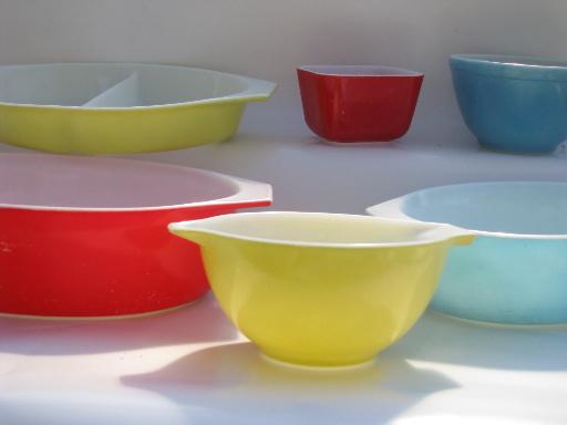 photo of blue, red, yellow vintage Pyrex kitchen glass lot, bowls, baking dishes #1