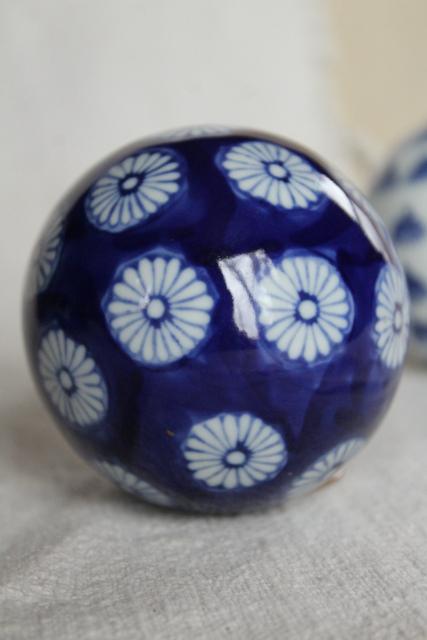 photo of blue & white porcelain china carpet balls, 1990s vintage Victorian style decorative ornaments #3