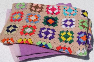 catalog photo of boho retro 70s vintage bedding, colorful granny square afghan & soft purple blanket