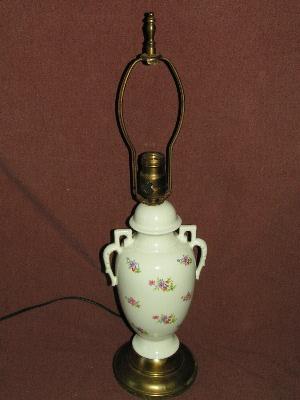 photo of bouquets of flowers, vintage 1940's china lamp #1