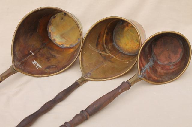 photo of brass dipper pails w/ long wood handles, vintage reproduction antique metalware #9