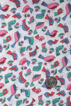 catalog photo of bright little bird print vintage cotton or blend sheeting, retro sheet print fabric