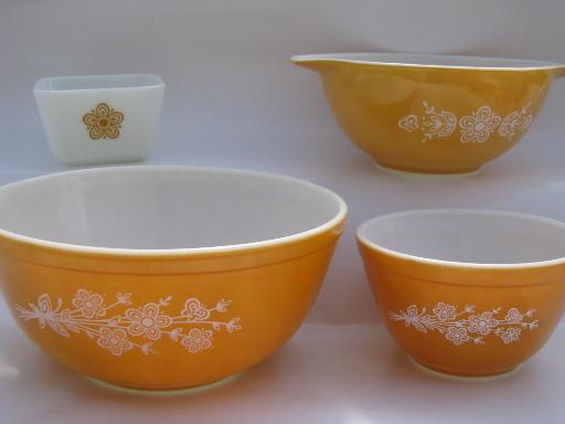 photo of butterfly gold vintage Pyrex kitchen glass lot, fridge box, asst. bowls #1