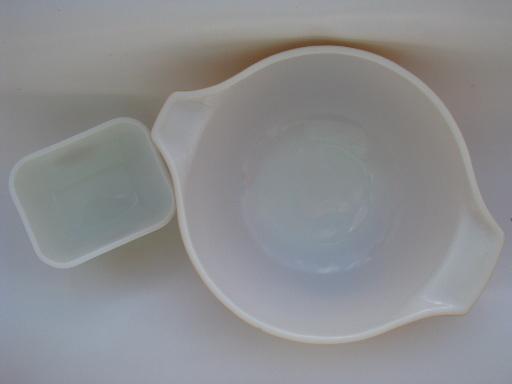 photo of butterfly gold vintage Pyrex kitchen glass lot, fridge box, asst. bowls #4