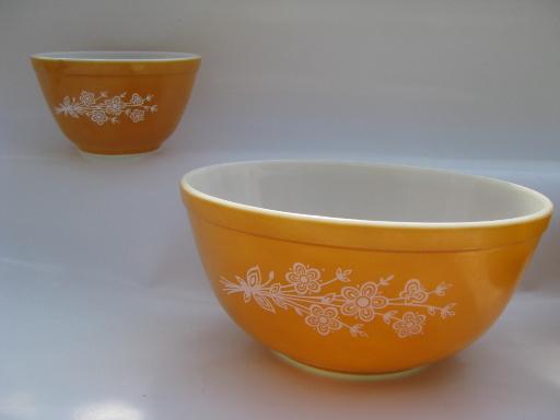 photo of butterfly gold vintage Pyrex kitchen glass lot, fridge box, asst. bowls #6