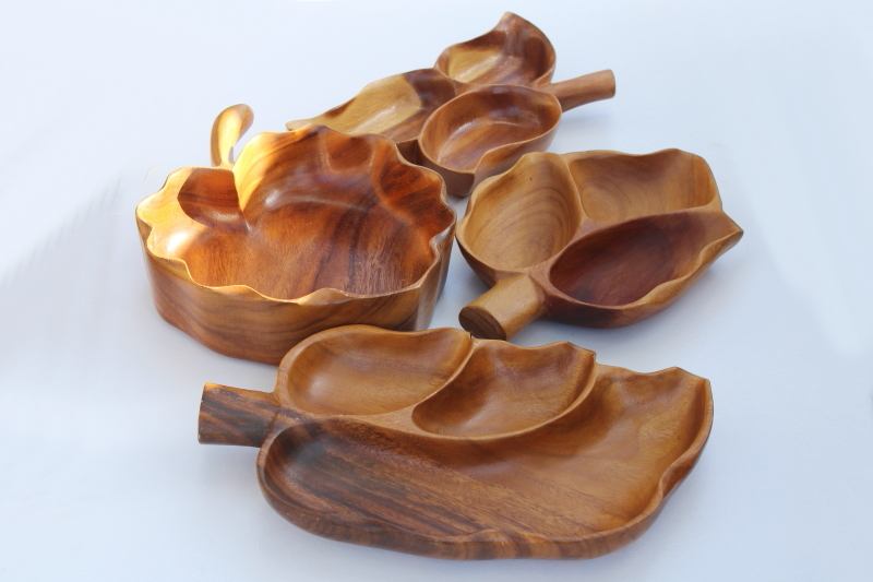 photo of carved monkey pod wood bowls w/ vintage Hawaii labels, large leaf shape salad bowl & snack bowls #1