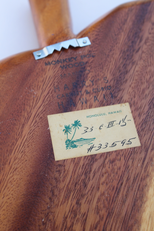 photo of carved monkey pod wood bowls w/ vintage Hawaii labels, large leaf shape salad bowl & snack bowls #9