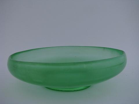 photo of chartreuse plate and green bowl, vintage Fenton irridescent stretch glass #2