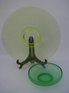 catalog photo of chartreuse plate and green bowl, vintage Fenton irridescent stretch glass