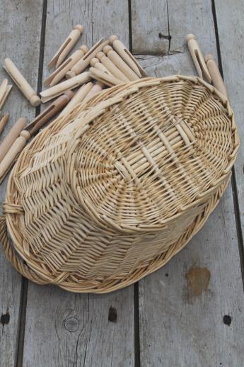 photo of child's size vintage wicker laundry basket for wash day, washing doll clothes #6