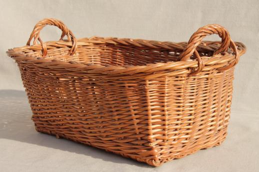 photo of child's size vintage wicker laundry basket for wash day, washing doll clothes #4