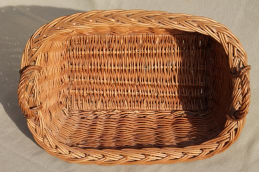 photo of child's size vintage wicker laundry basket for wash day, washing doll clothes #5