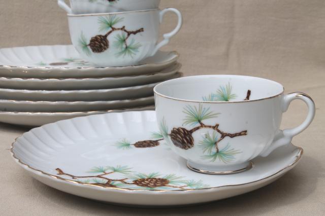 photo of china snack sets w/ rustic pine pinecones pattern plates & tea cups, vintage holiday dishes #3