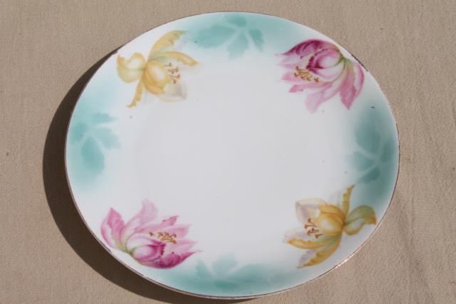 photo of collection of mismatched flowered china plates, antique vintage floral pattern dishes  #12