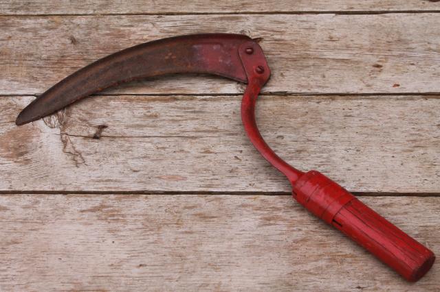 photo of collection of old sickle blade hay knife sickles / corn knives, vintage antique farm tools #6