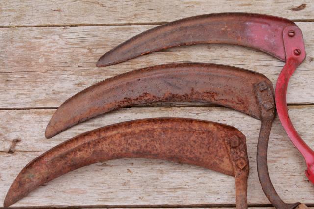 photo of collection of old sickle blade hay knife sickles / corn knives, vintage antique farm tools #9