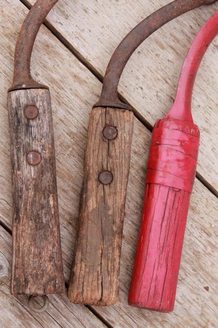 photo of collection of old sickle blade hay knife sickles / corn knives, vintage antique farm tools #10