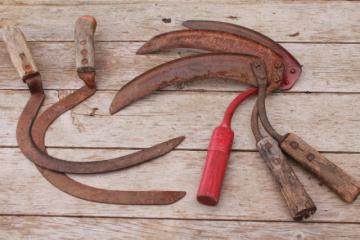 catalog photo of collection of old sickle blade hay knife sickles / corn knives, vintage antique farm tools