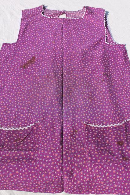 photo of collection of vintage aprons, retro prints and colors, pinafore, kitchen smock & half aprons #18