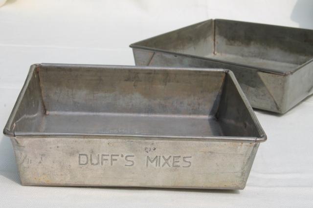 photo of collection of vintage cake pans, pie plates & bread loaf baking tins w/ nice old patina #3