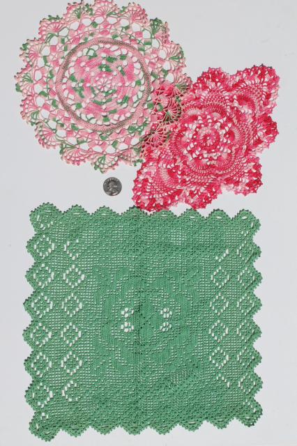 photo of colored cotton lace crochet doily lot, vintage doilies in all sizes & colors #4