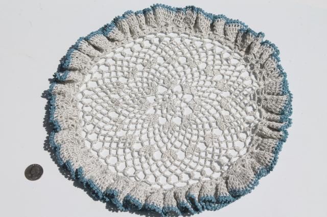 photo of colored cotton lace crochet doily lot, vintage doilies in all sizes & colors #8
