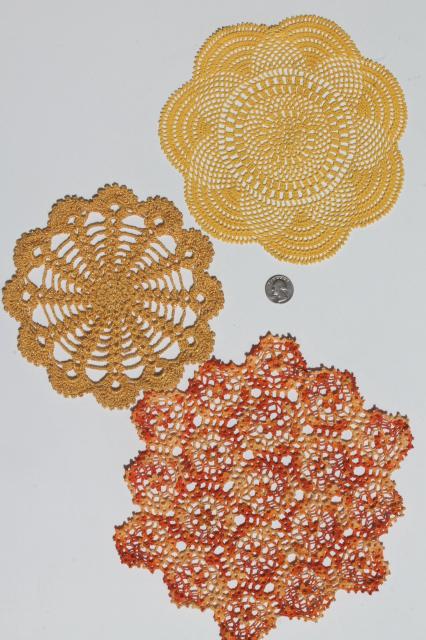 photo of colored cotton lace crochet doily lot, vintage doilies in all sizes & colors #10
