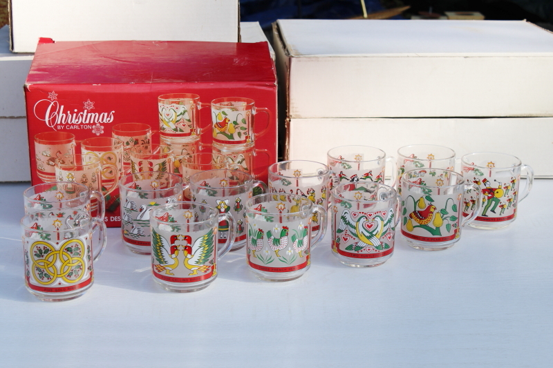 photo of complete set 12 Days of Christmas print glass coffee or cocoa mugs in Carlton box, 1980s vintage #1