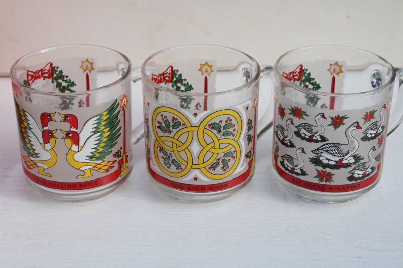 photo of complete set 12 Days of Christmas print glass coffee or cocoa mugs in Carlton box, 1980s vintage #4