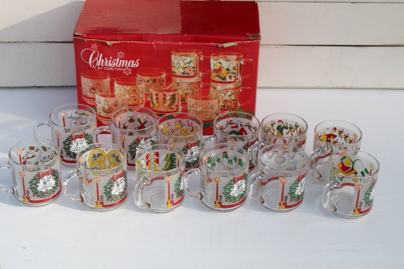 photo of complete set 12 Days of Christmas print glass coffee or cocoa mugs in Carlton box, 1980s vintage #13