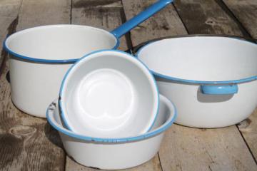catalog photo of cottage kitchen vintage enamelware lot, jelly kettle w/ wire bail handle, pot, small basins