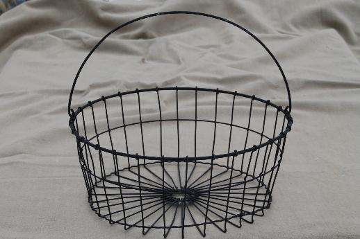 photo of crimped wire basket for a few eggs or fruit, flat bowl shaped egg basket #1