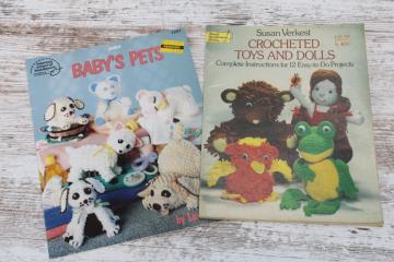 catalog photo of crocheted dolls & stuffed toys, baby animals to crochet vintage needlework pattern booklets lot 