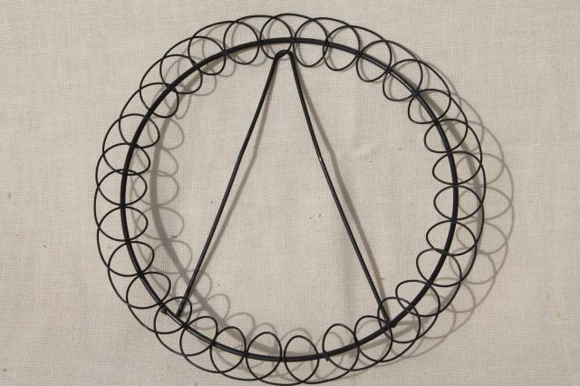 photo of curlicue edge wire easel stands, vintage china plate racks or collector's plate holders #4