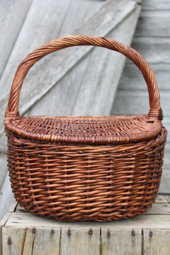 photo of cute vintage Dorothy / Toto style wicker picnic basket or lunchbox w/ hinged cover #2