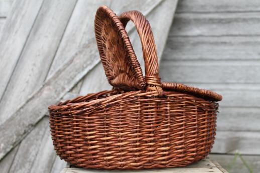 photo of cute vintage Dorothy / Toto style wicker picnic basket or lunchbox w/ hinged cover #3