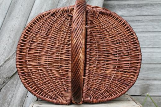 photo of cute vintage Dorothy / Toto style wicker picnic basket or lunchbox w/ hinged cover #5