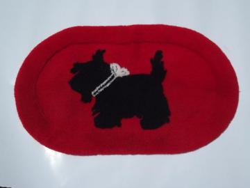 catalog photo of cutest ever vintage Scotty dog rug, red w/ black Scottie, 50s retro!