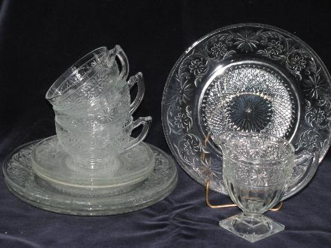 photo of daisy pattern depression glass luncheon set, vintage Indiana #1