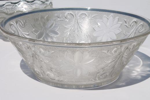 photo of daisy pattern sandwich clear color pressed glass berry bowls & serving bowl #4