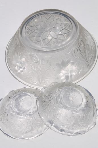 photo of daisy pattern sandwich clear color pressed glass berry bowls & serving bowl #6