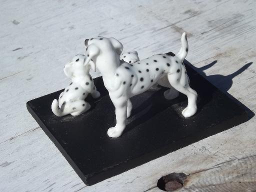 photo of dalmatian mother dog and puppies miniature china animals, vintage Inarco #3