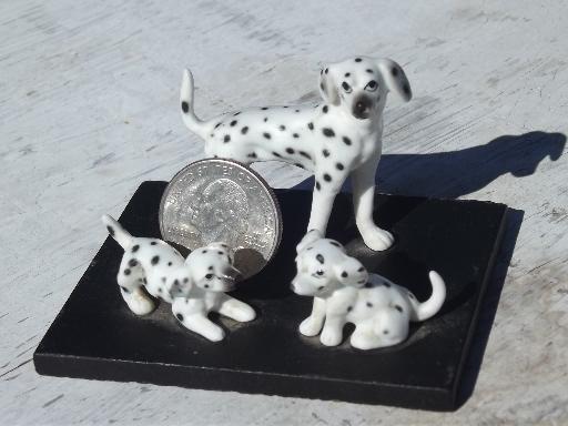 photo of dalmatian mother dog and puppies miniature china animals, vintage Inarco #6