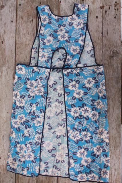 photo of depression era vintage print cotton feedsack aprons, farm kitchen apron lot #6