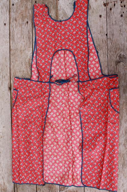 photo of depression era vintage print cotton feedsack aprons, farm kitchen apron lot #10