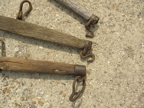 photo of draft horse eveners, lot old wood single trees, primitive antique iron hooks #2