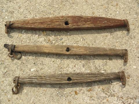 photo of draft horse eveners, lot old wood single trees, primitive antique iron hooks #1