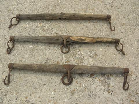 photo of draft horse eveners, lot old wood single trees, primitive antique iron hooks #1