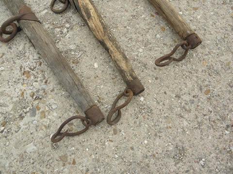 photo of draft horse eveners, lot old wood single trees, primitive antique iron hooks #3