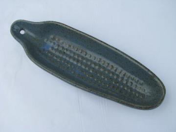 catalog photo of ear of corn blue glaze stoneware pottery pudding mold kitchen wall hanging